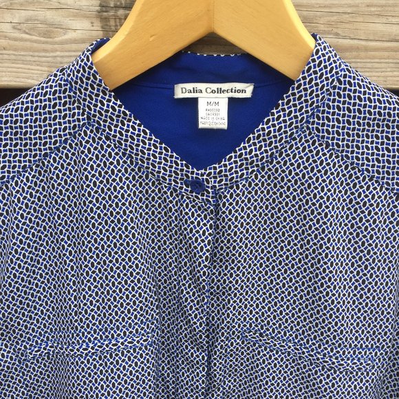 Dalia Collection blue & black geometric band collar blouse - size M - Picture 5 of 8